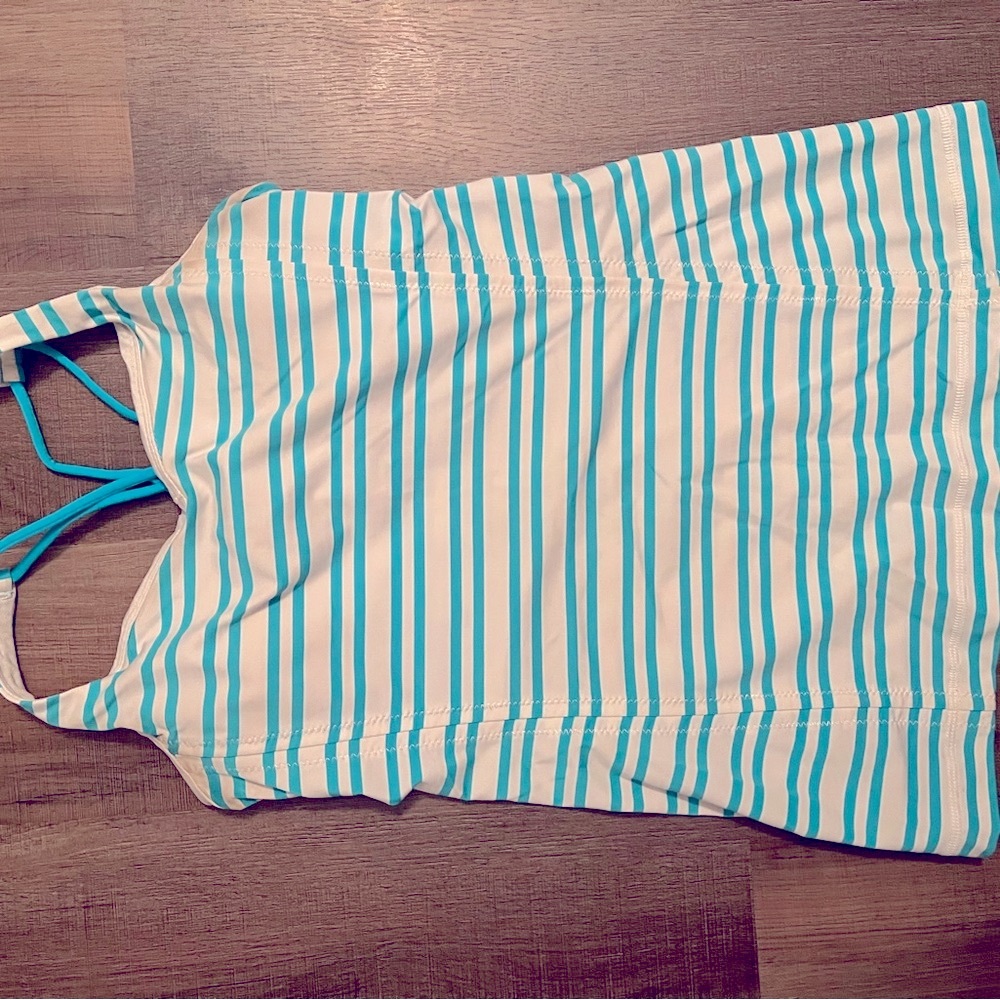 Lululemon Free To Be built in bra tank top